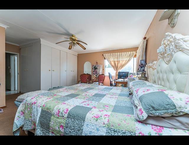 4 BEDROOM HOUSE FOR SALE IN NORTHCLIFF